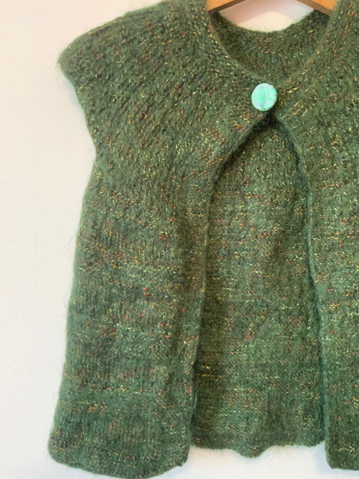 Gilet court sans manche tricoté Main en Laine avec Mohair - Vintage