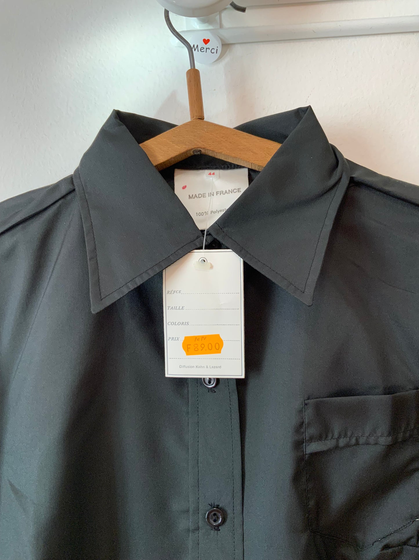 Chemise soyeuse noire avec col pelle à tartes Vintage Neuve 1980 France