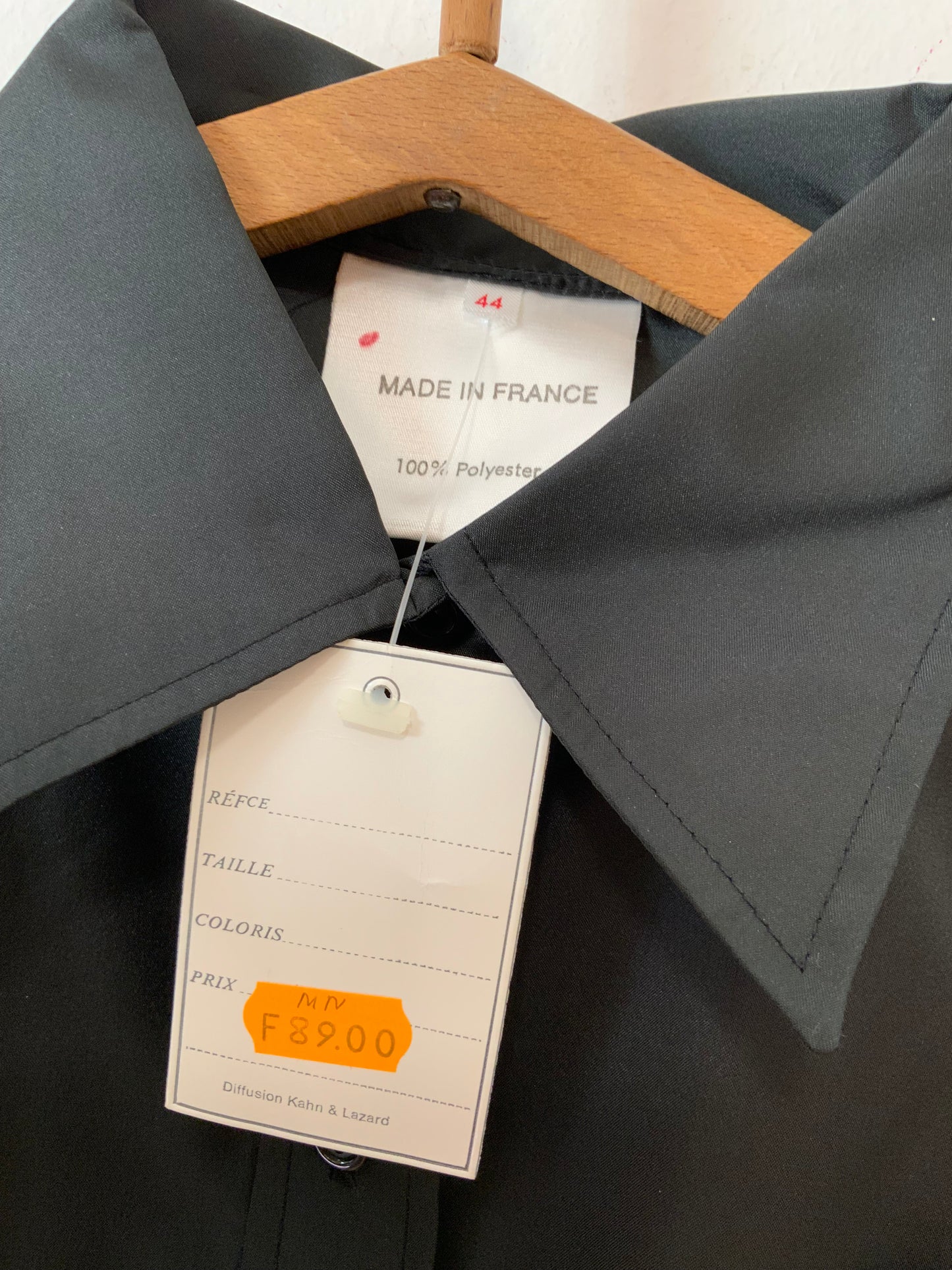 Chemise soyeuse noire avec col pelle à tartes Vintage Neuve 1980 France
