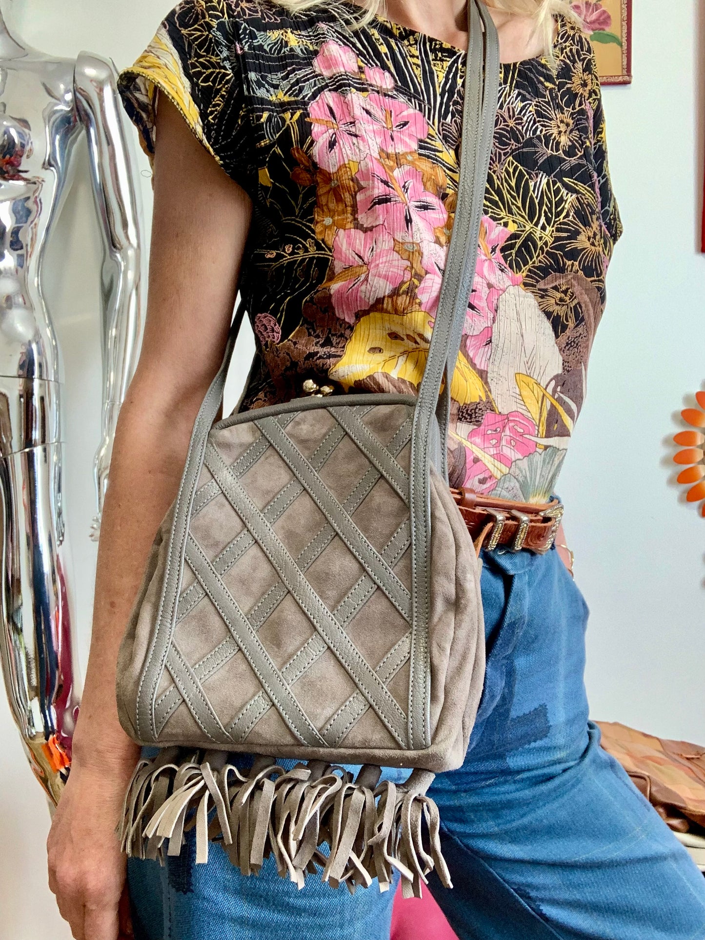 Sac à main Forme porte Monnaie Daim et Cuir Gris Vintage Franges