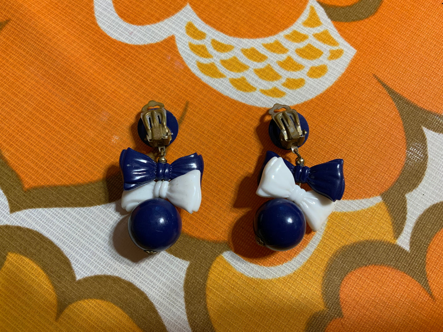 Boucles d’oreille Forme noeuds 1970/80