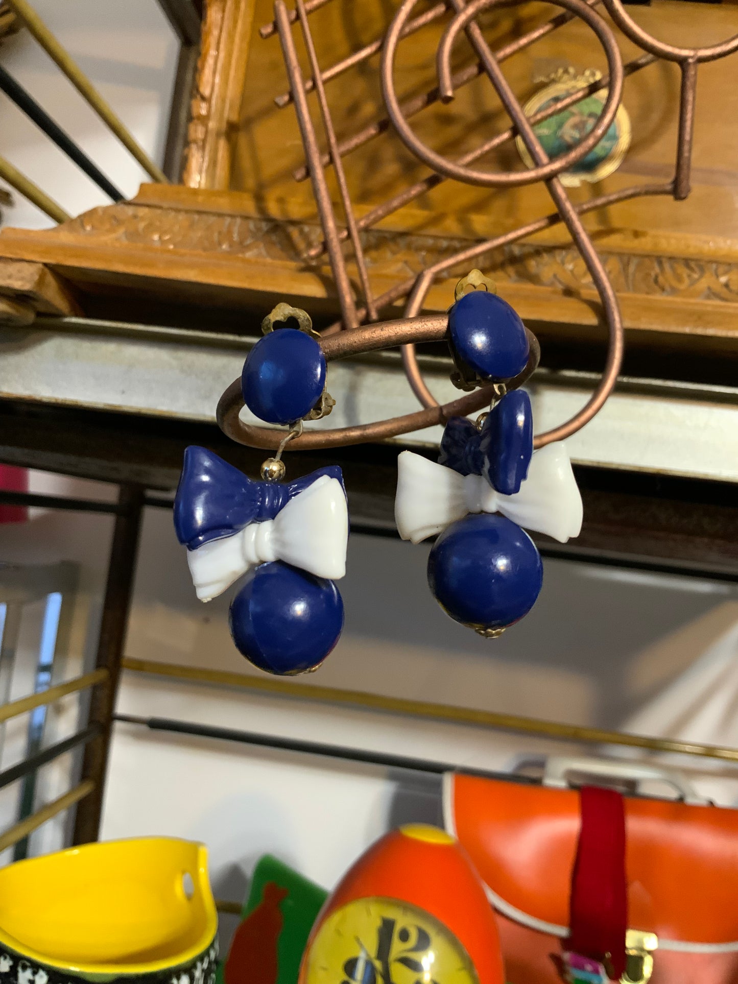 Boucles d’oreille Forme noeuds 1970/80