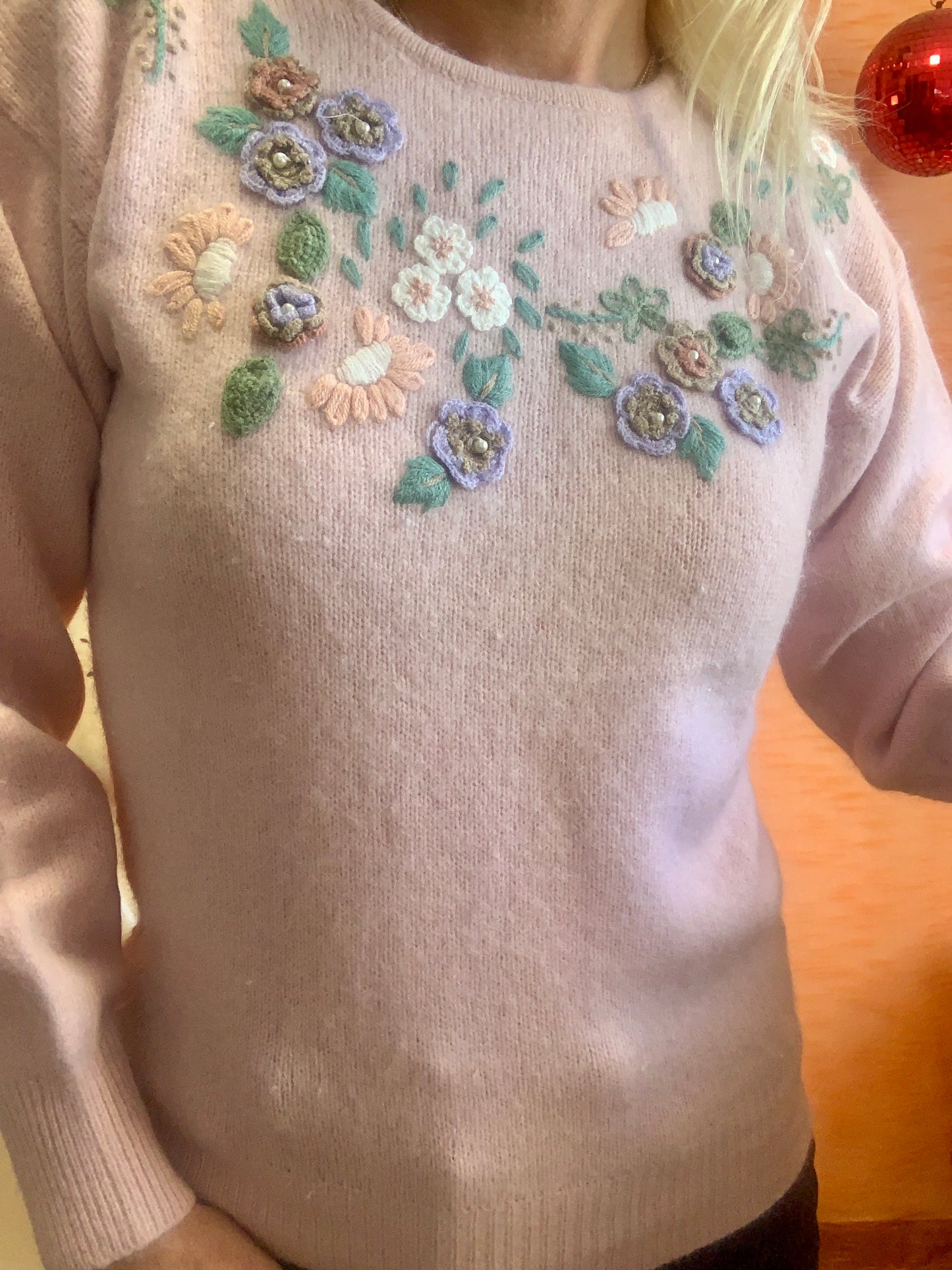 Pull Laine Angora à Fleurs brodées et perles Vintage 1990