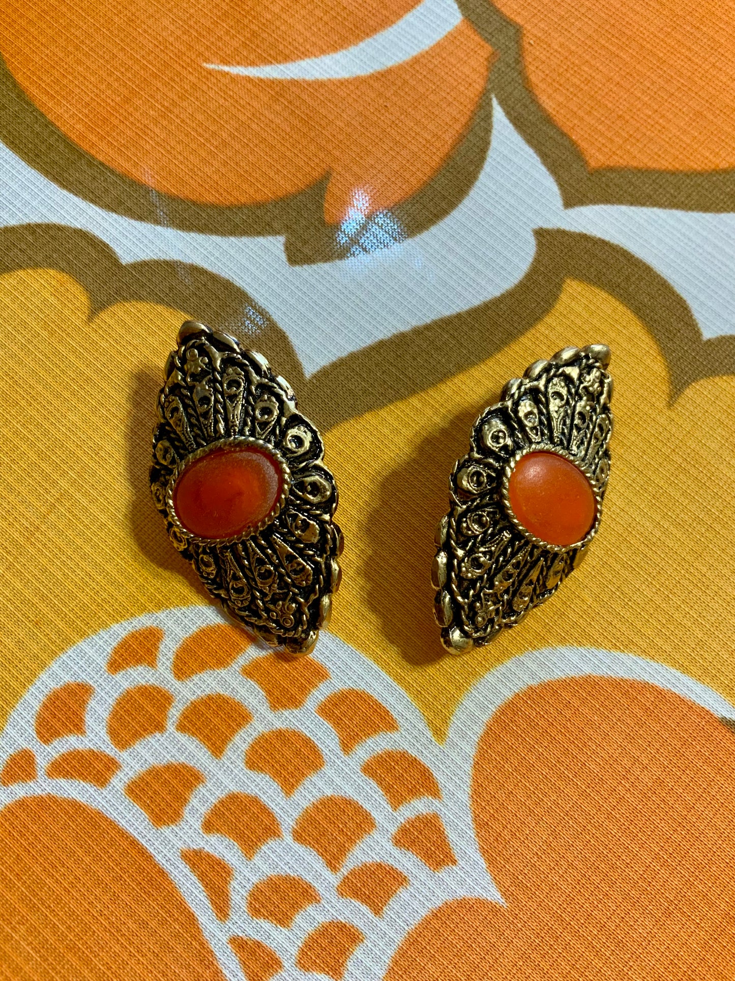 Ravissantes boucles d’oreilles 1980