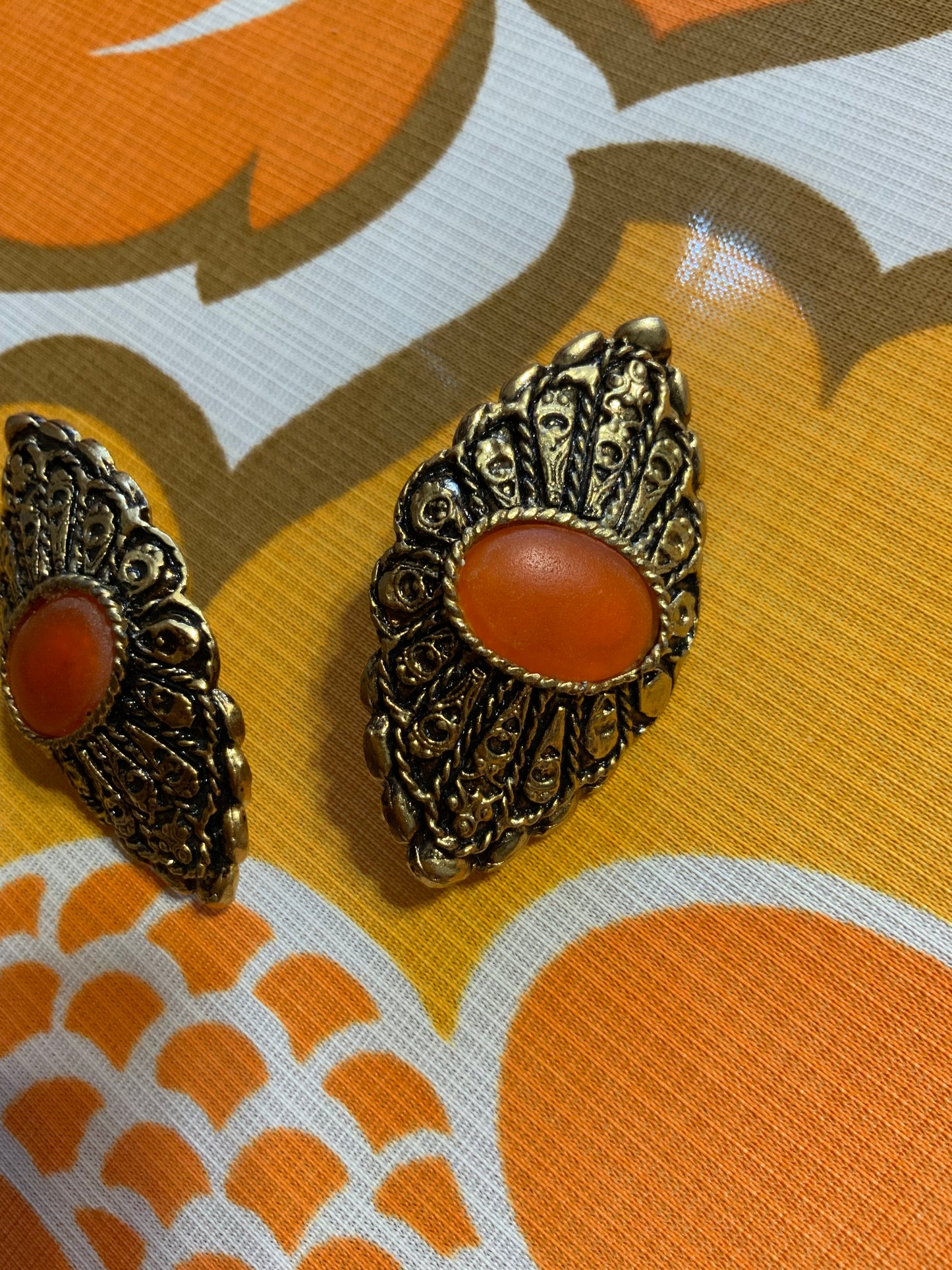 Ravissantes boucles d’oreilles 1980