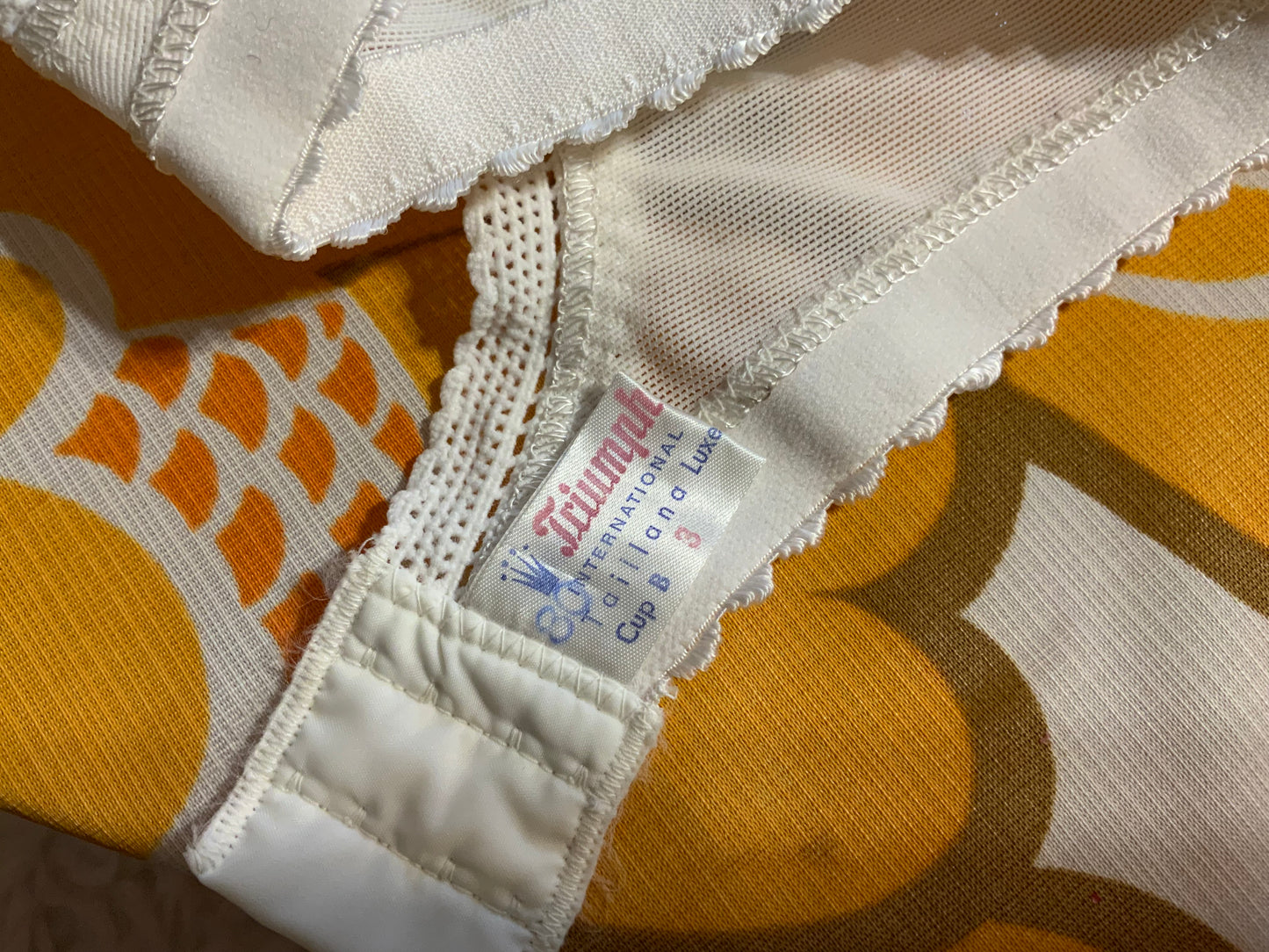 Soutien gorge Triumph Deadstock Vintage Dentelle 1970 Germany Luxe
