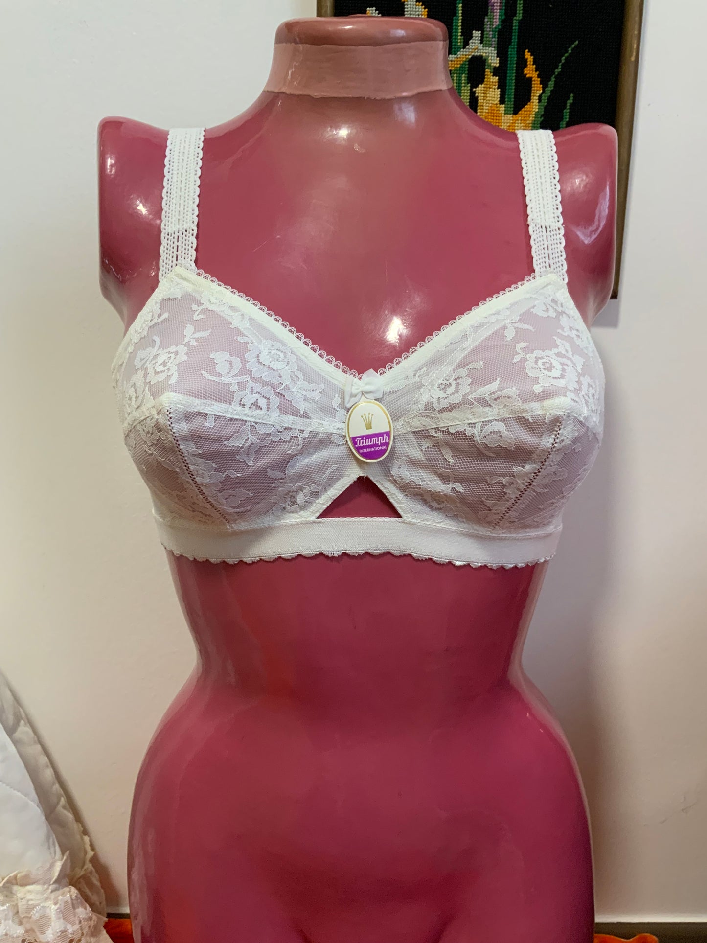 Soutien gorge Triumph Deadstock Vintage Dentelle 1970 Germany Luxe