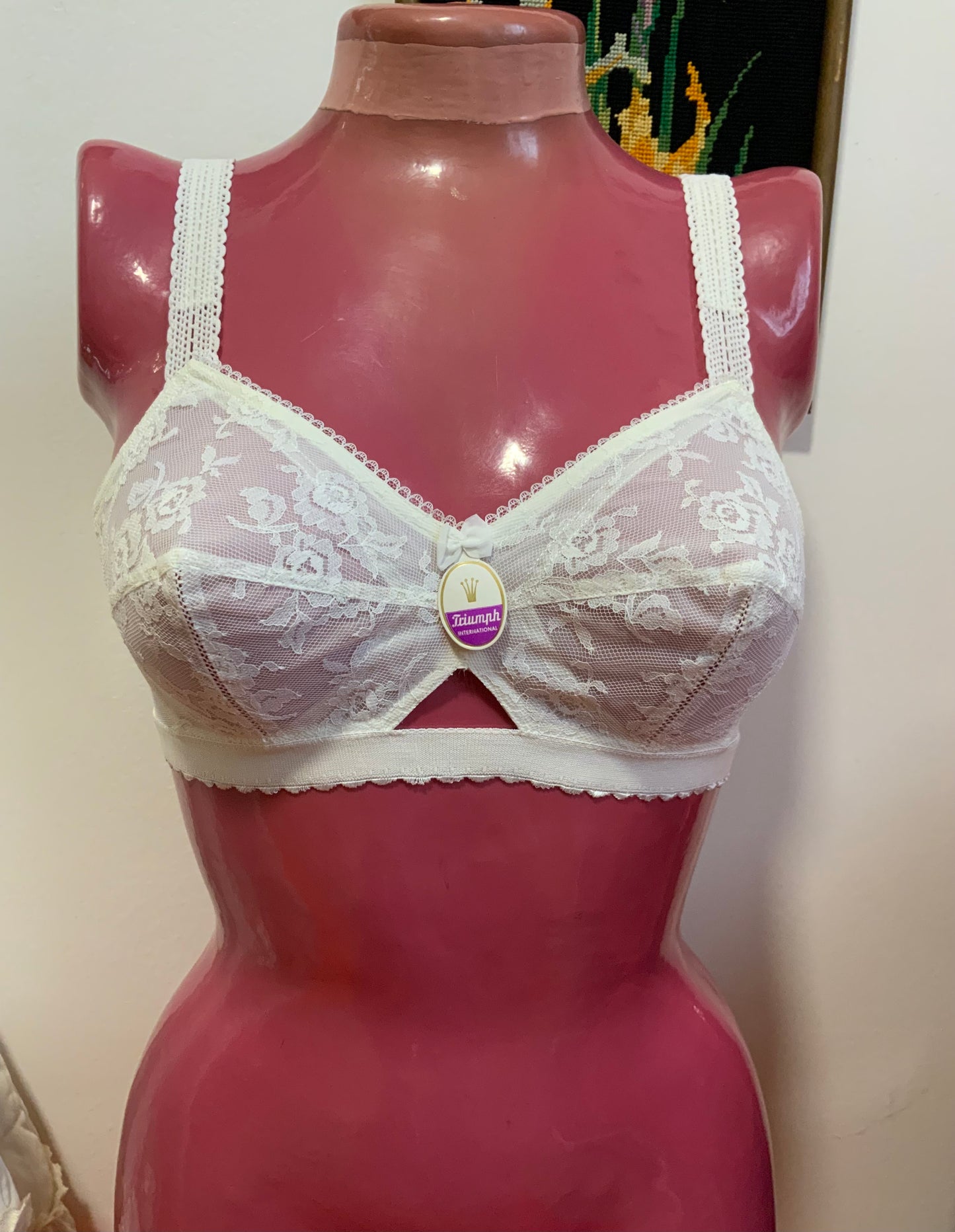 Soutien gorge Triumph Deadstock Vintage Dentelle 1970 Germany Luxe