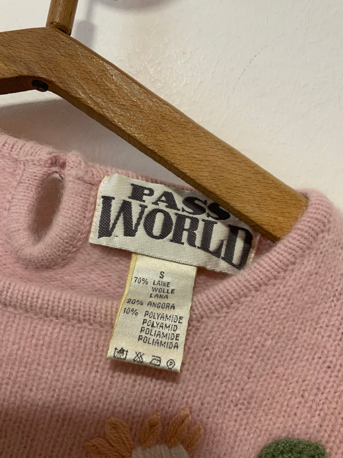 Pull Laine Angora à Fleurs brodées et perles Vintage 1990