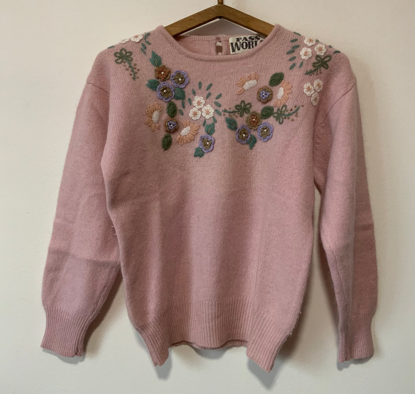 Pull Laine Angora à Fleurs brodées et perles Vintage 1990