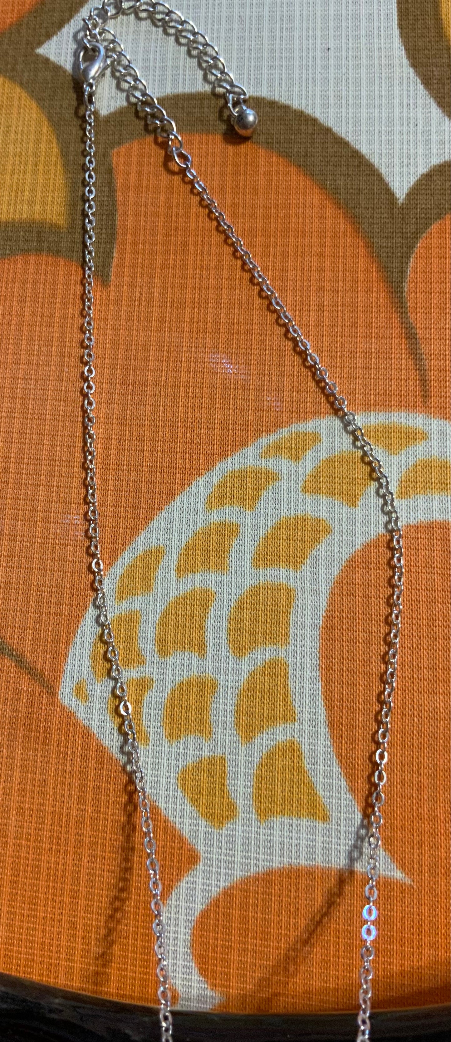 Ensemble Collier et ses boucles d’oreilles pendantes Strass Vintage 2000’