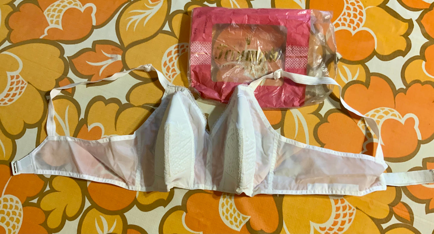 Soutien Gorge 1960 Poitrine coques pointues Neuf Triumph France