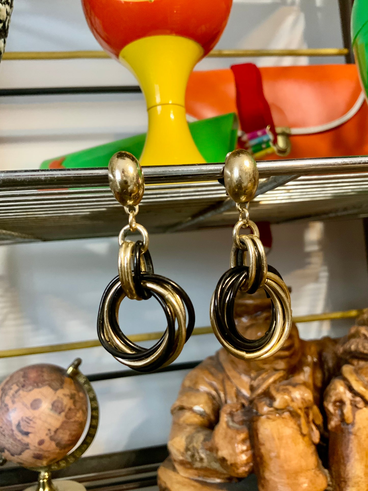 Boucles d’oreilles 1980 créoles pendantes fun métal