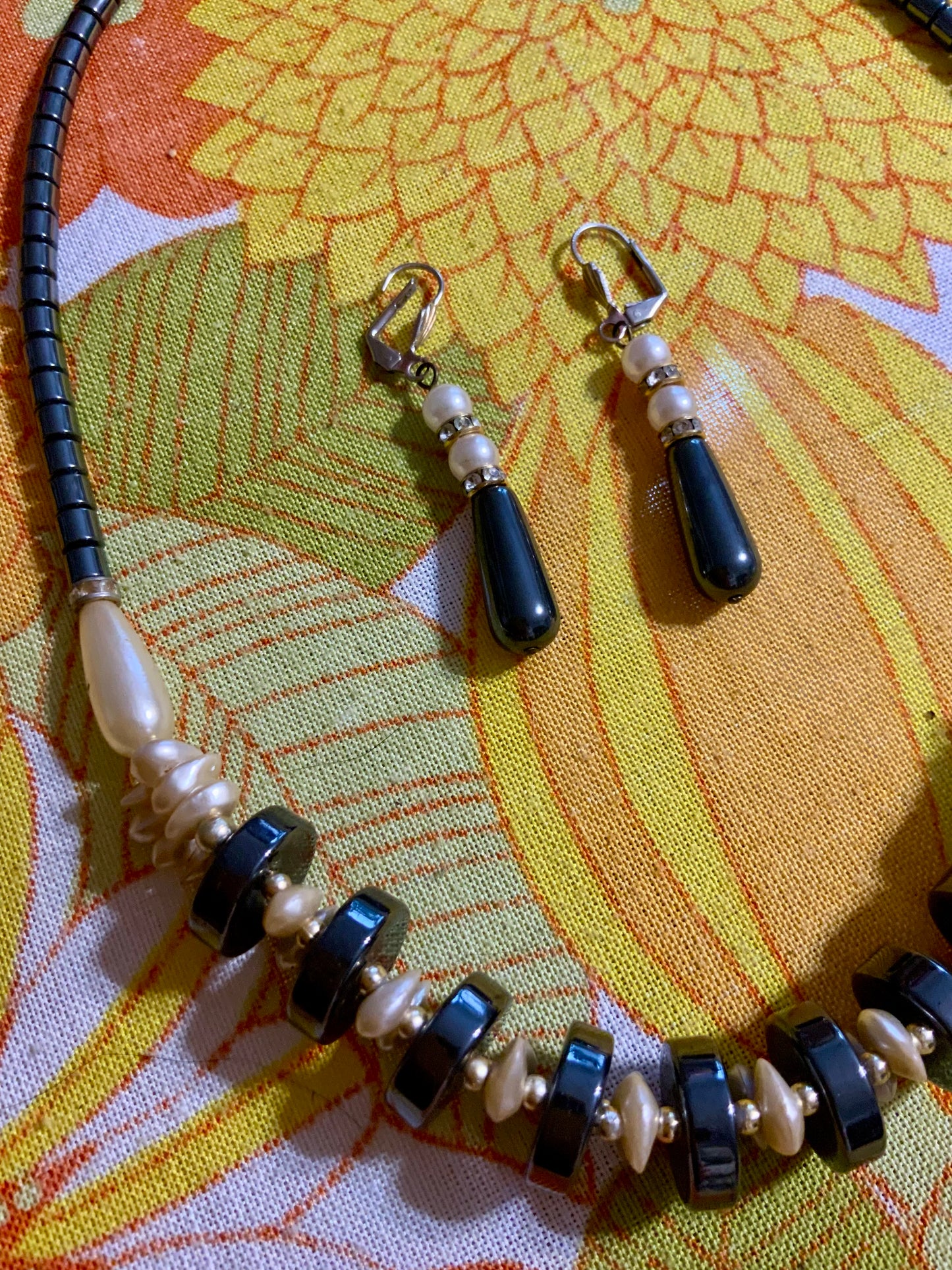 Ensemble de Bijoux Vintage fin 90’ Perles et Pierres d’Hematites