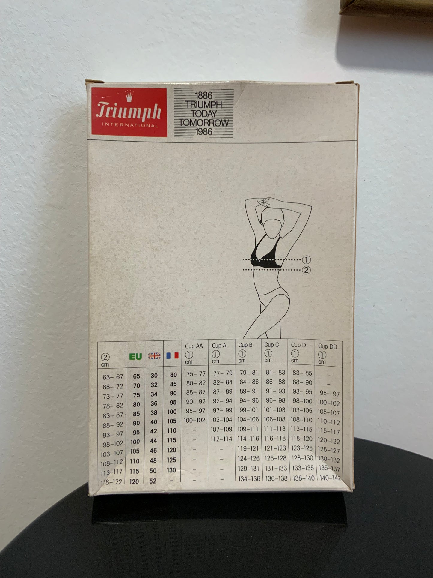 Soutien gorge Scarlet de Triumph neuf 1986 dans sa boîte Vintage