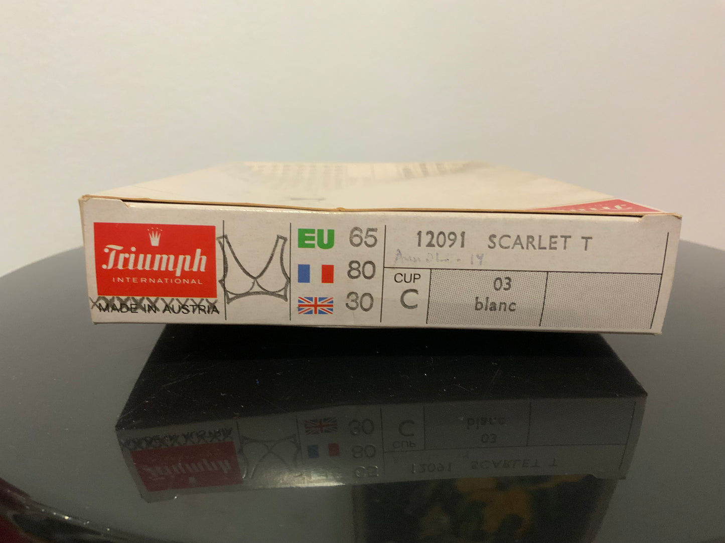 Soutien gorge Scarlet de Triumph neuf 1986 dans sa boîte Vintage