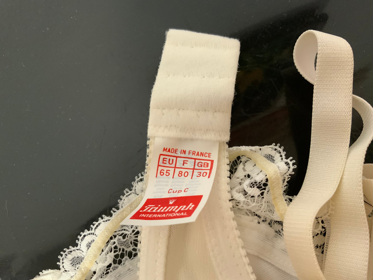 Soutien gorge Scarlet de Triumph neuf 1986 dans sa boîte Vintage