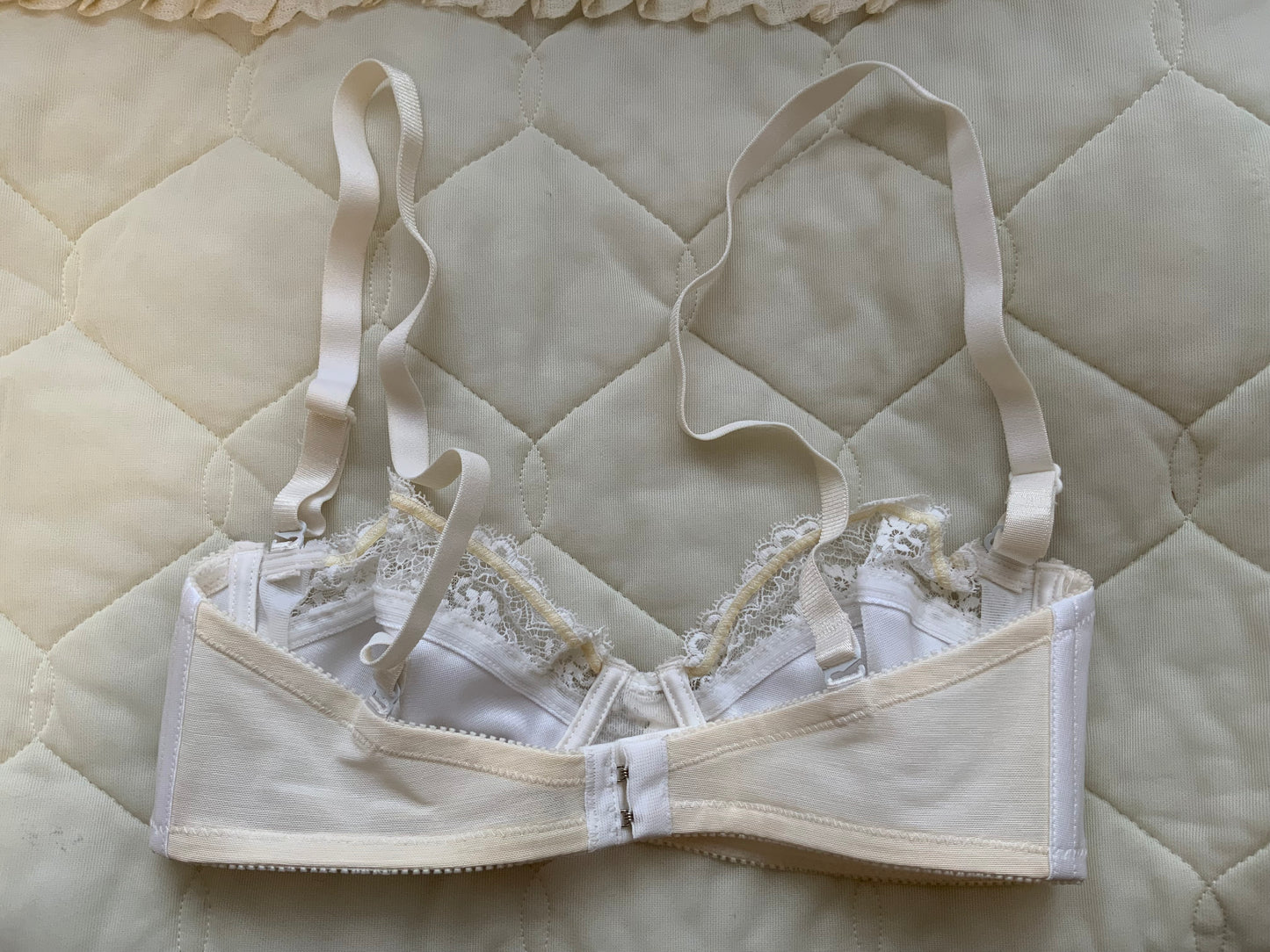 Soutien gorge Scarlet de Triumph neuf 1986 dans sa boîte Vintage