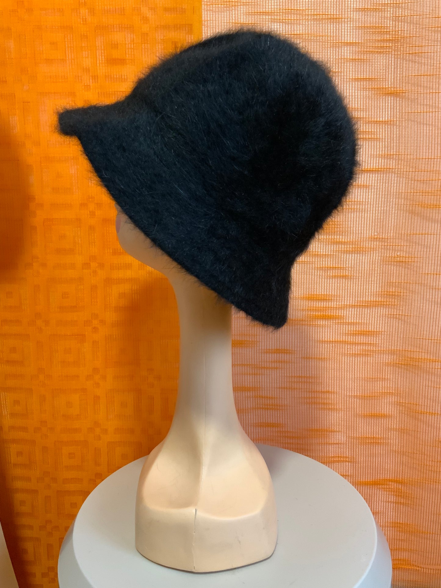 Chapeau cloche / Bob laine angora noire Vintage France