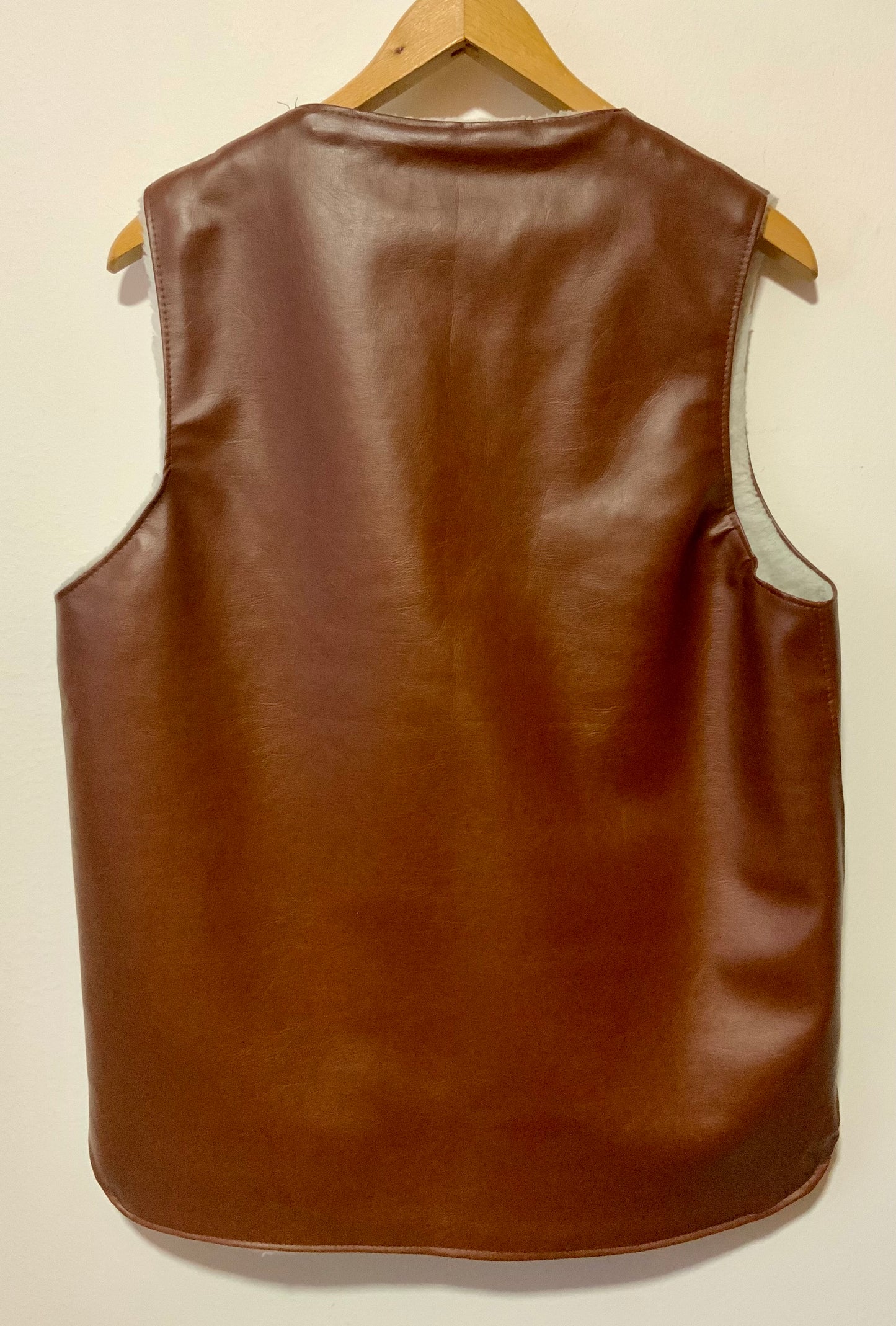 Blouson sans manche en simili Cuir Marron et Moumoute Vintage -