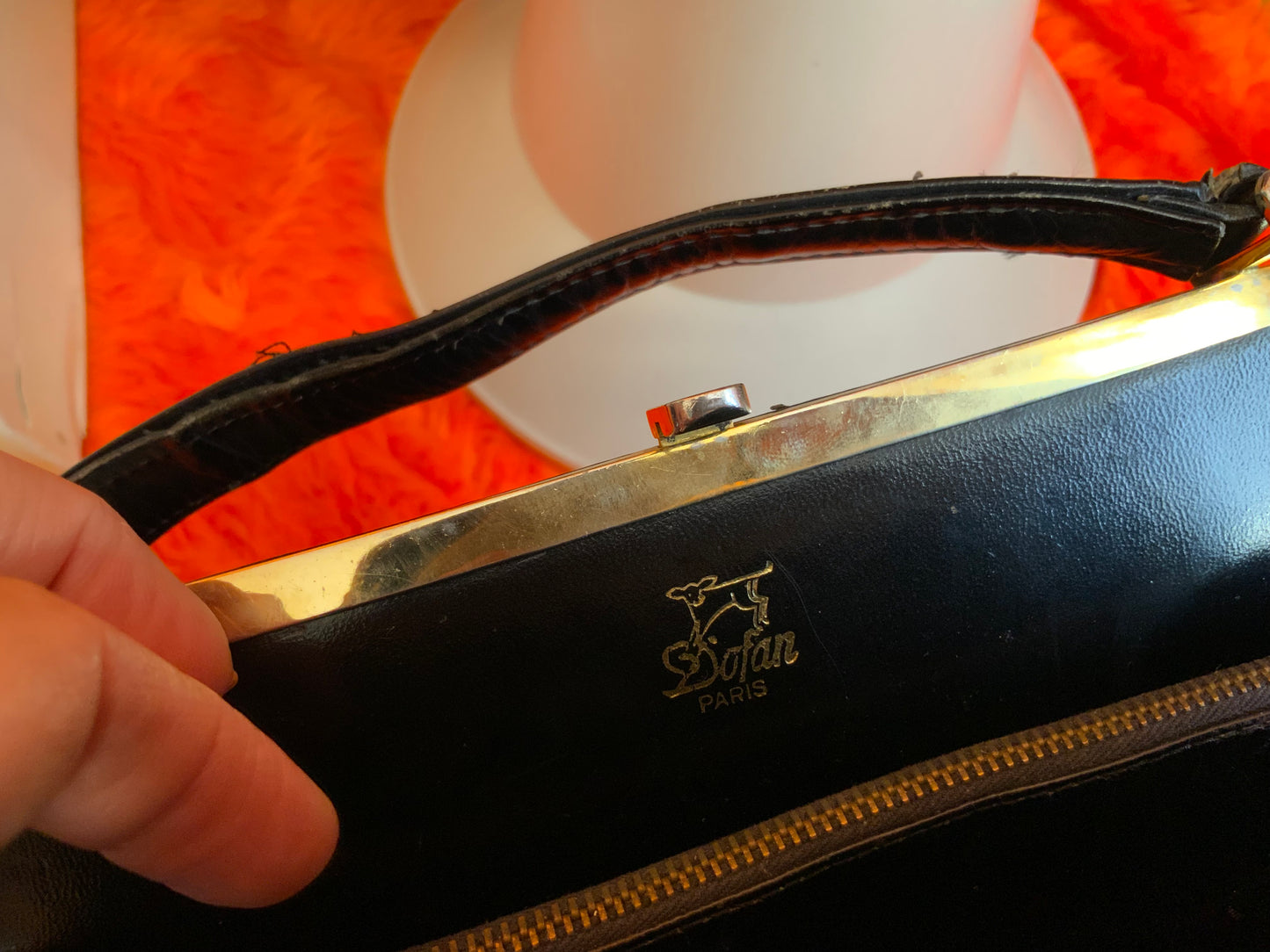 Superbe sac à main Cuit noir métal doré Vintage 1960