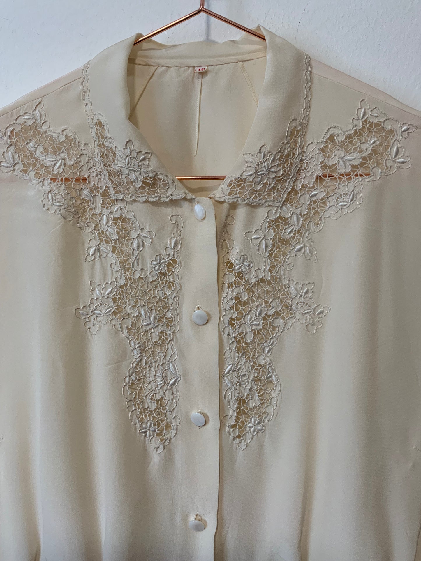 Chemisier Soie Broderies fines Ajourées Fait Main Vintage Elegance