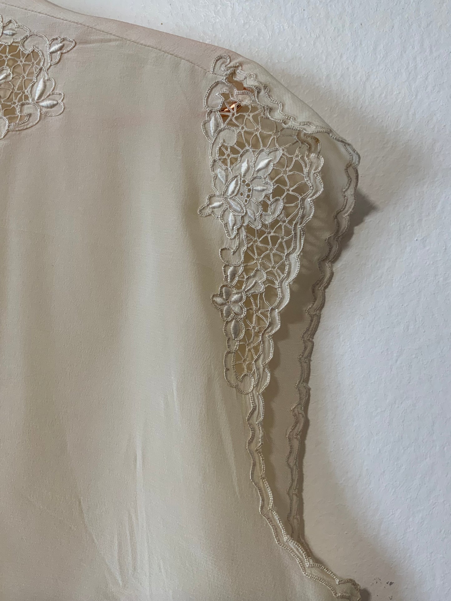 Chemisier Soie Broderies fines Ajourées Fait Main Vintage Elegance