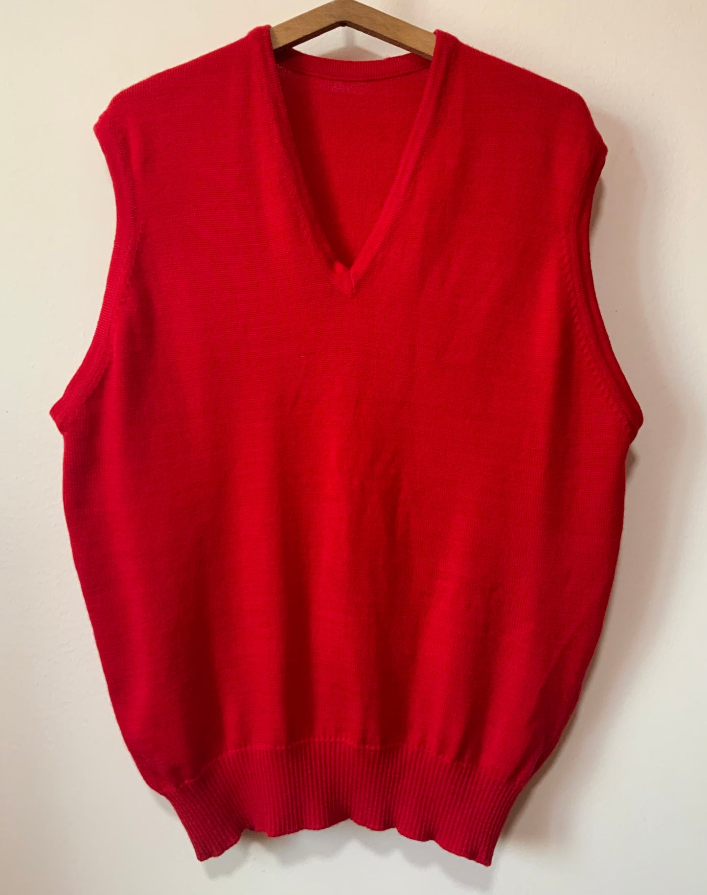 Pull sans manche Rouge pure laine vierge Vintage