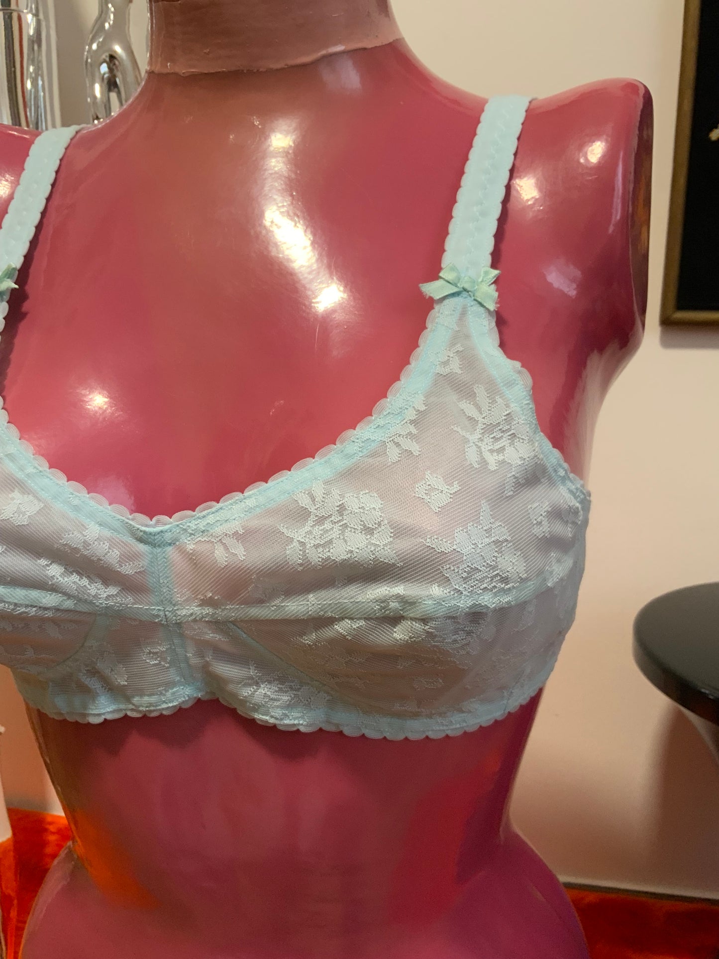 Soutien-gorge dentelle Fleurs Deadstock Marque Revel Vintage 1960/70