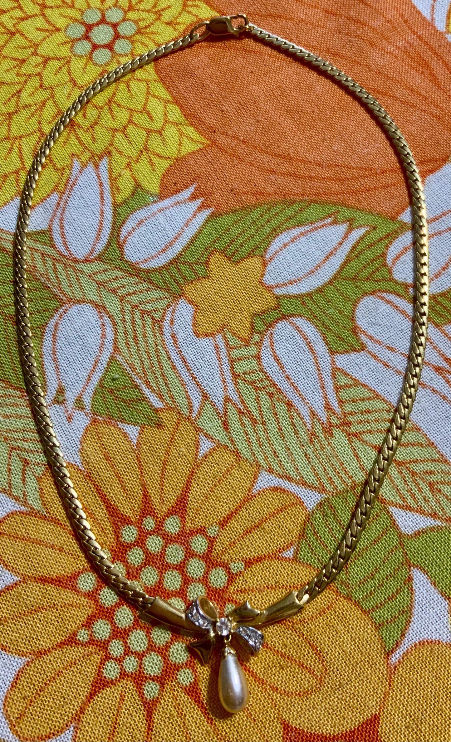 Collier Chaîne Noeud perle Mailles plates Plaqué Or Vintage 1990