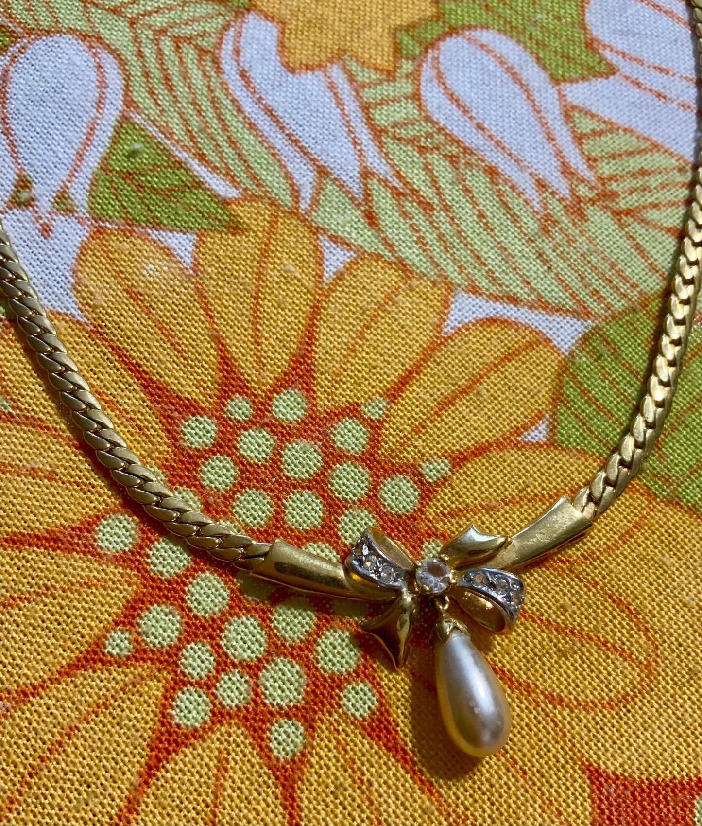 Collier Chaîne Noeud perle Mailles plates Plaqué Or Vintage 1990