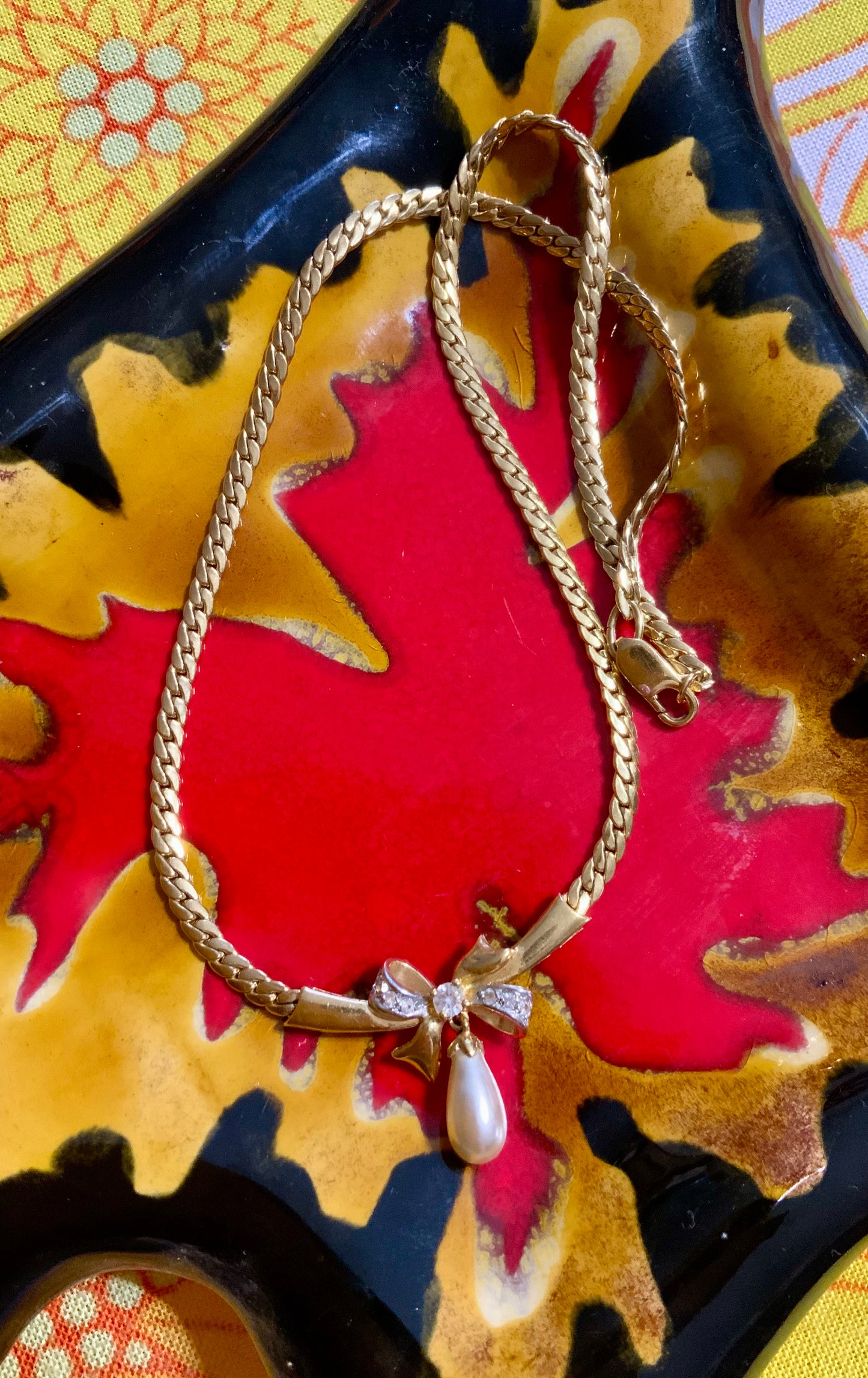 Collier Chaîne Noeud perle Mailles plates Plaqué Or Vintage 1990