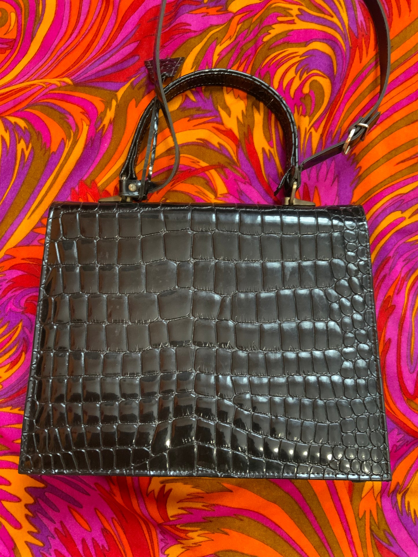 Superbe Sac à main Ancien Vintage Cuir vernis grains croco