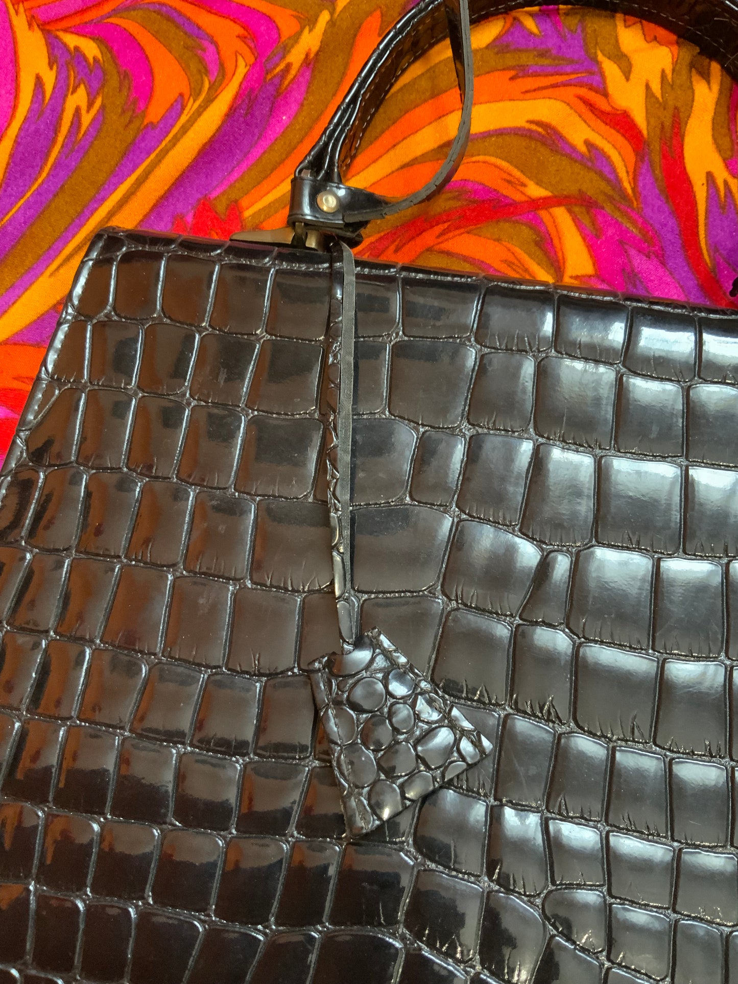 Superbe Sac à main Ancien Vintage Cuir vernis grains croco
