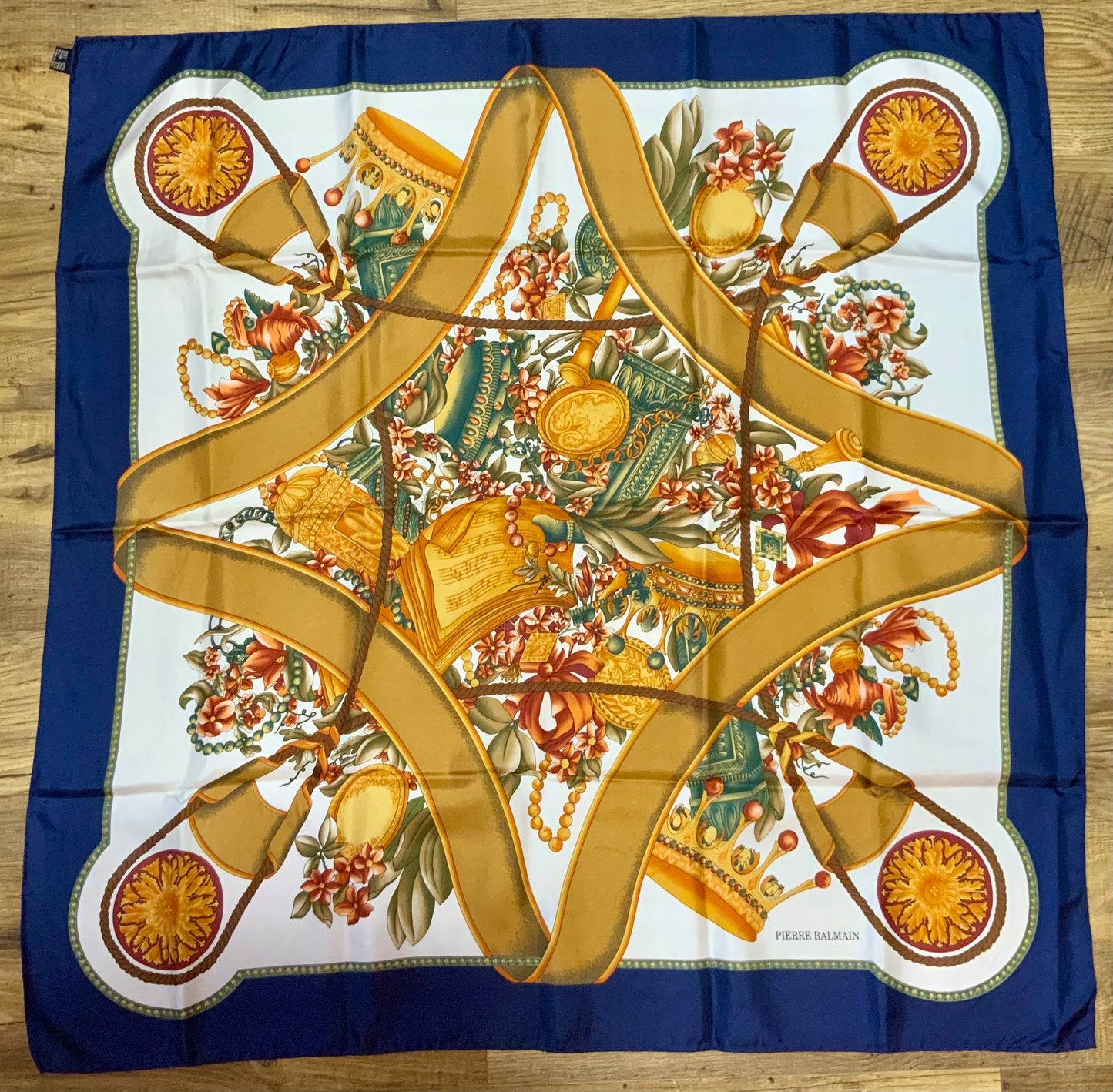 Magnifique Foulard Pierre Balmain Soie Vintage