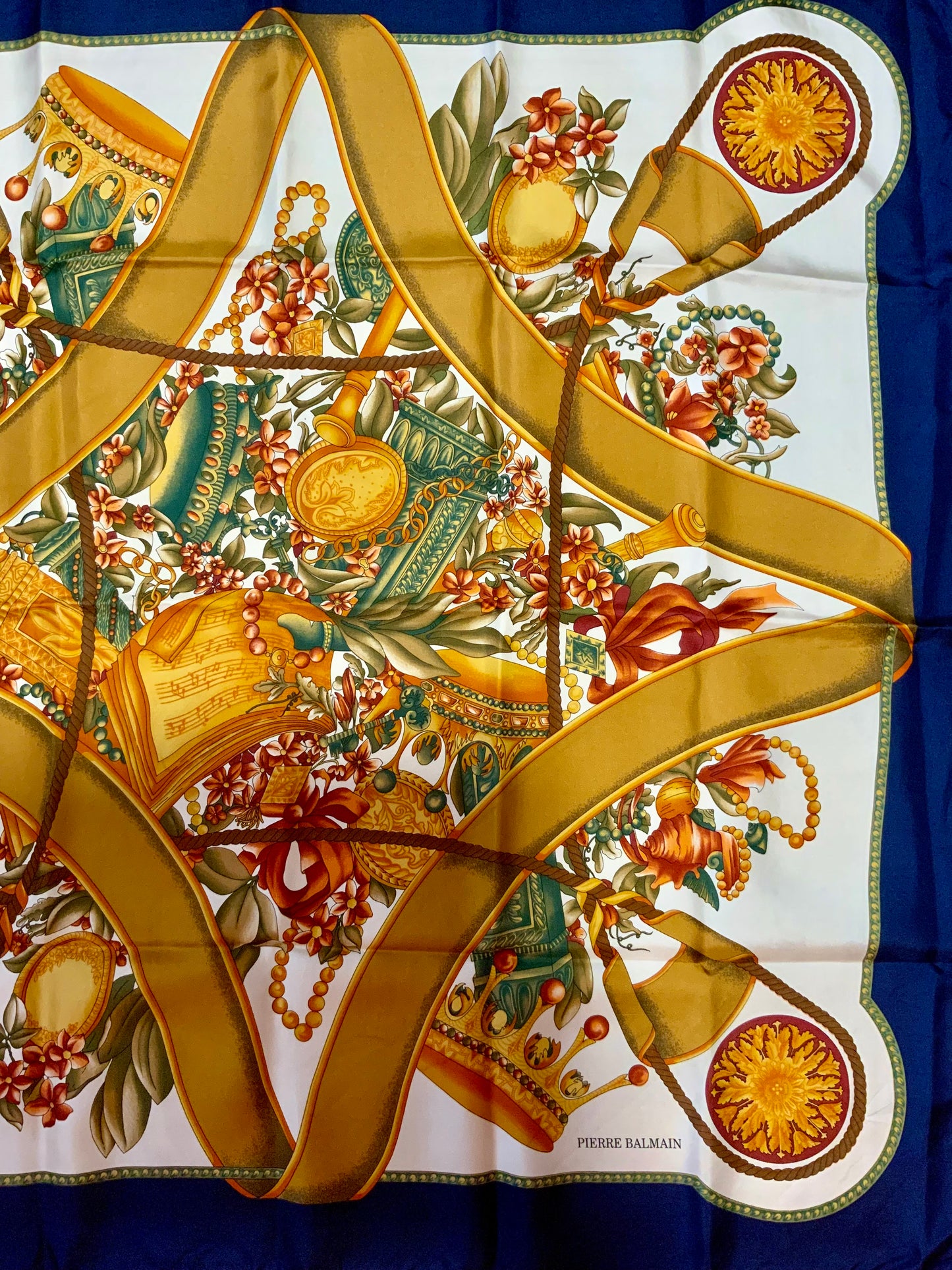 Magnifique Foulard Pierre Balmain Soie Vintage