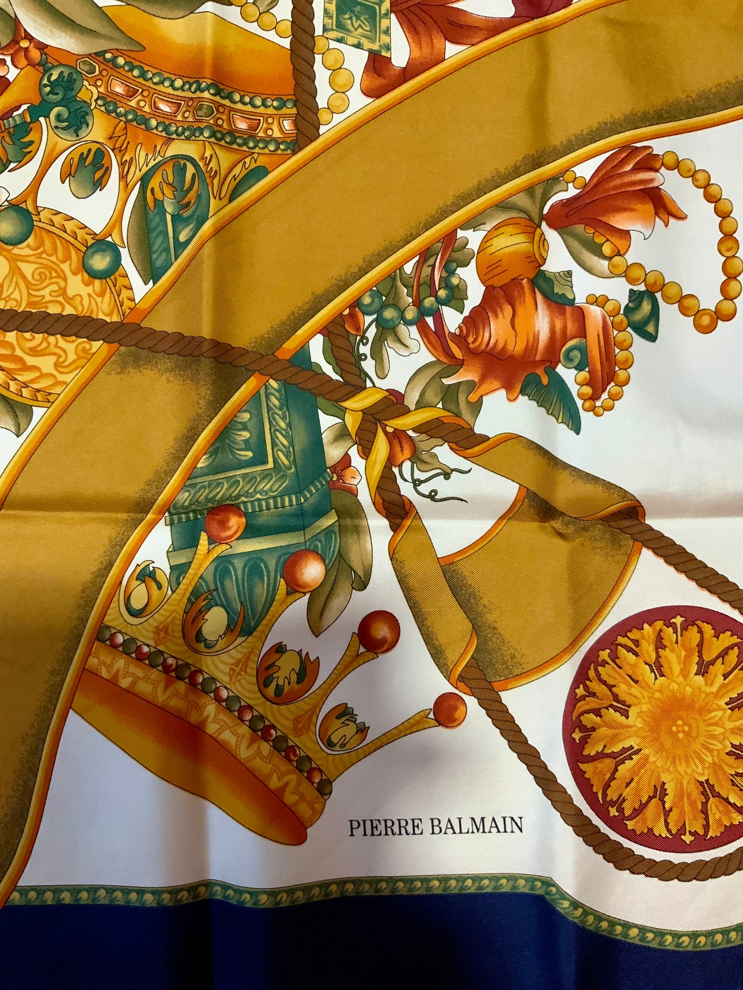 Magnifique Foulard Pierre Balmain Soie Vintage