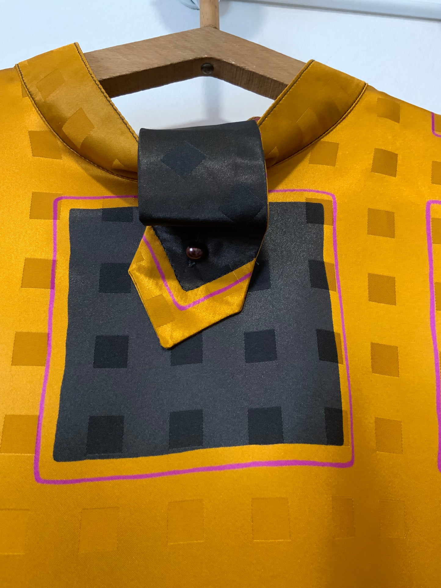 Blouse Chic Creation Paris Elegance 1980 Motifs carrés Col Dingue
