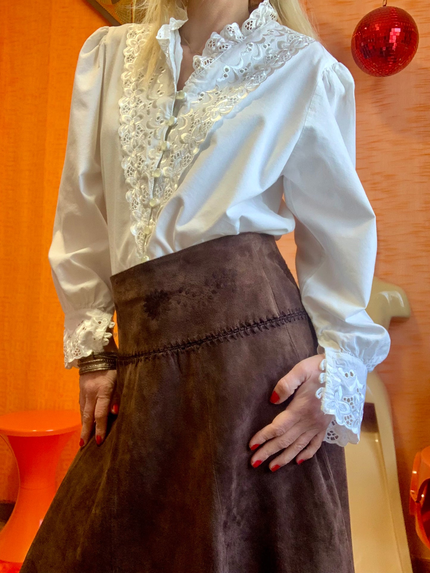 Chemisier Broderies et boutons perles Façon Autrichien Vintage 1990’