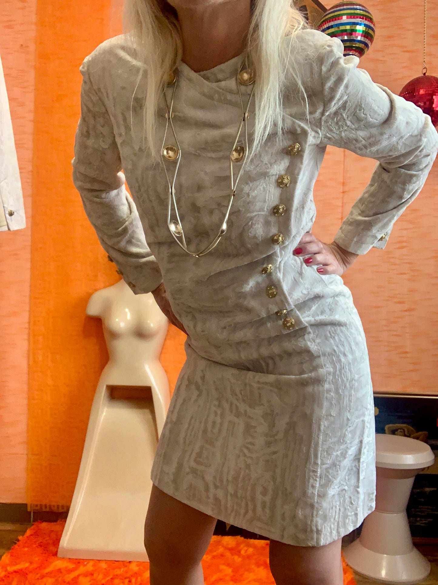 Robe velours et strass Mode Allemande 1970 Élégance Originalité Faite Main