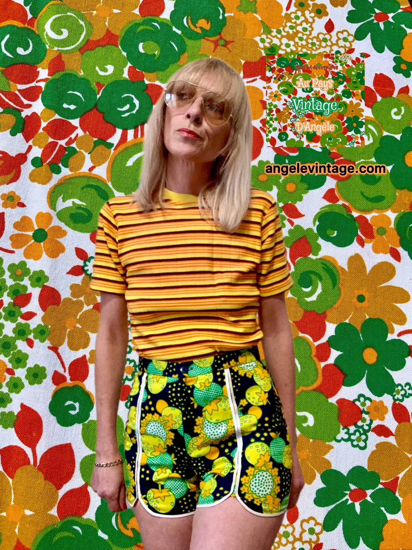 Sublime Short aux Motifs fraises Fleurs Vintage Authentique 1970