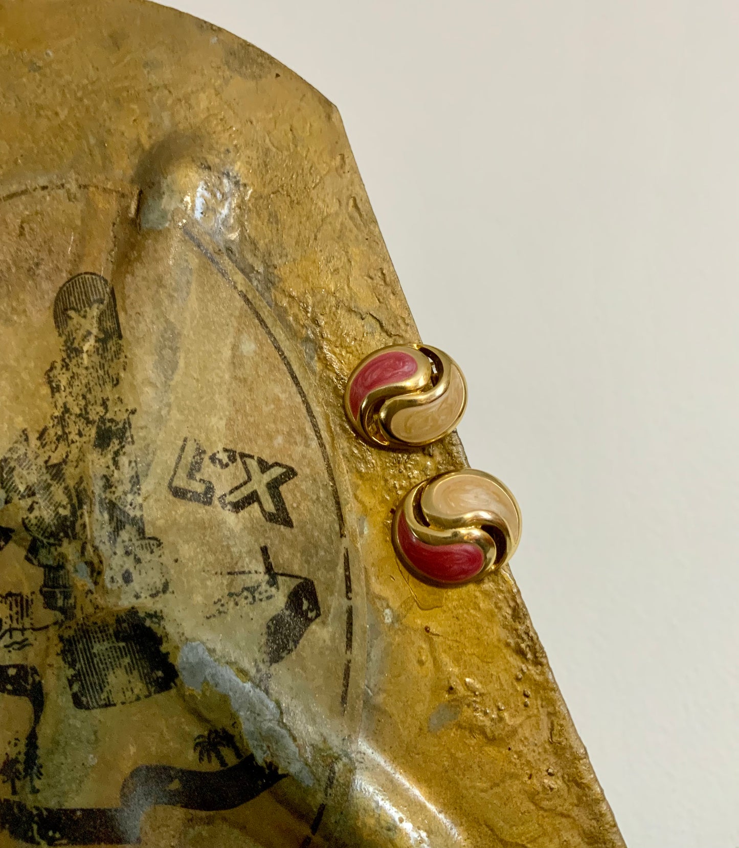 Boucles d’oreilles Chic Peintes Nacrées Vintage 1980/90