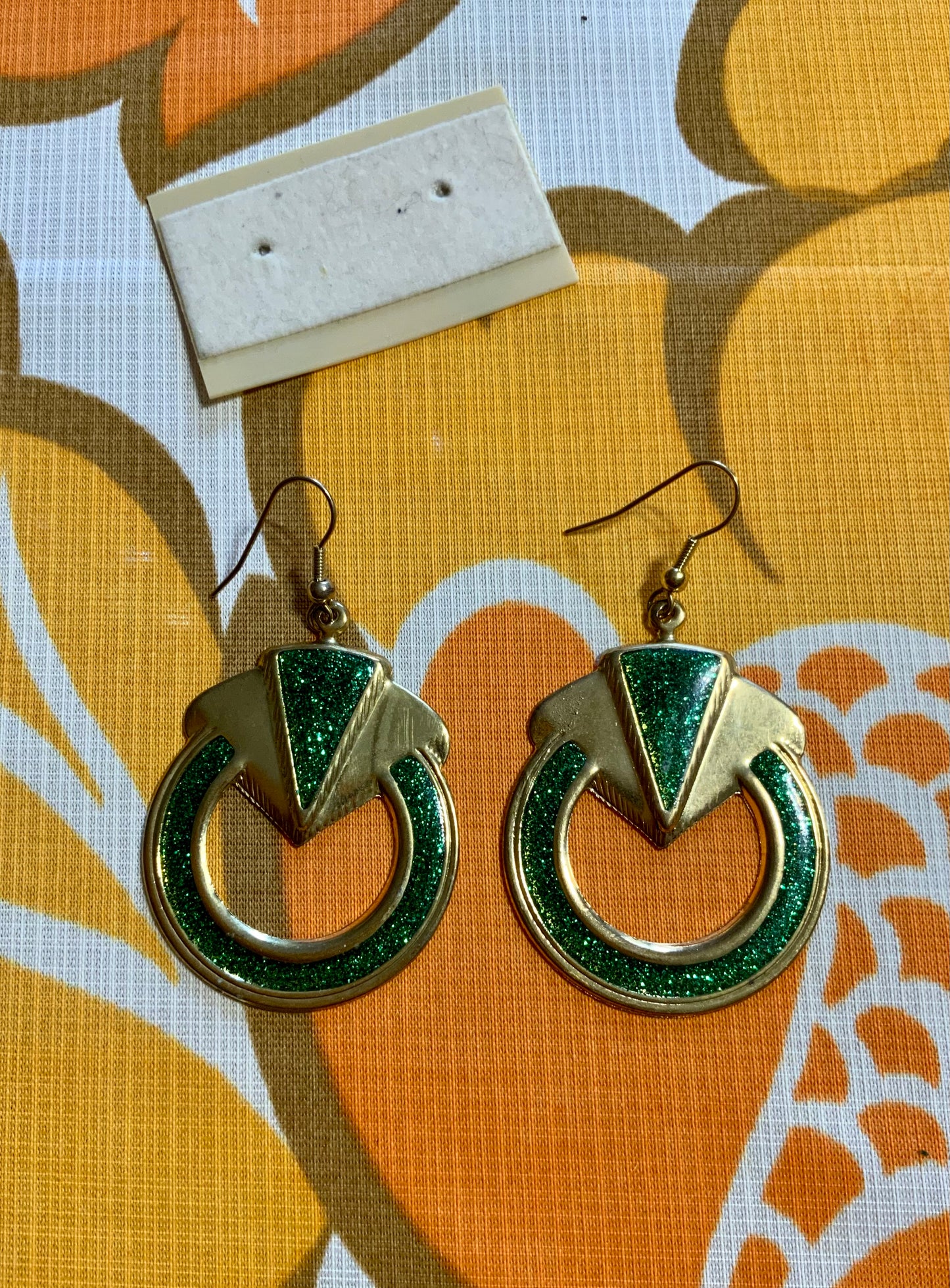 Boucles créoles métal doré et Paillettes vertes Vintage 1980/90