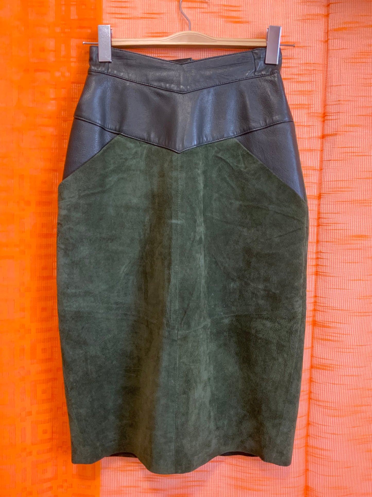 Jupe Vintage 1980 Beauté Daim Cuir verte- T34/36