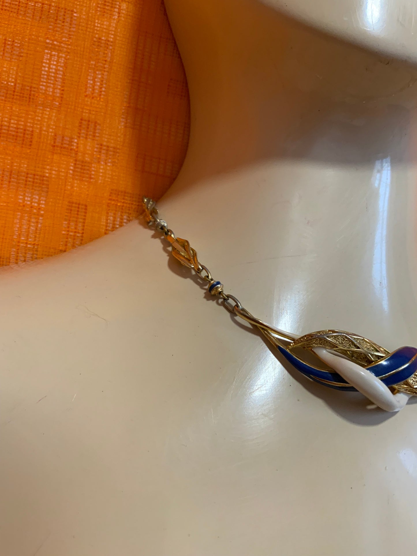 Sublime Collier Balenciaga Chic Vintage Haut de Gamme