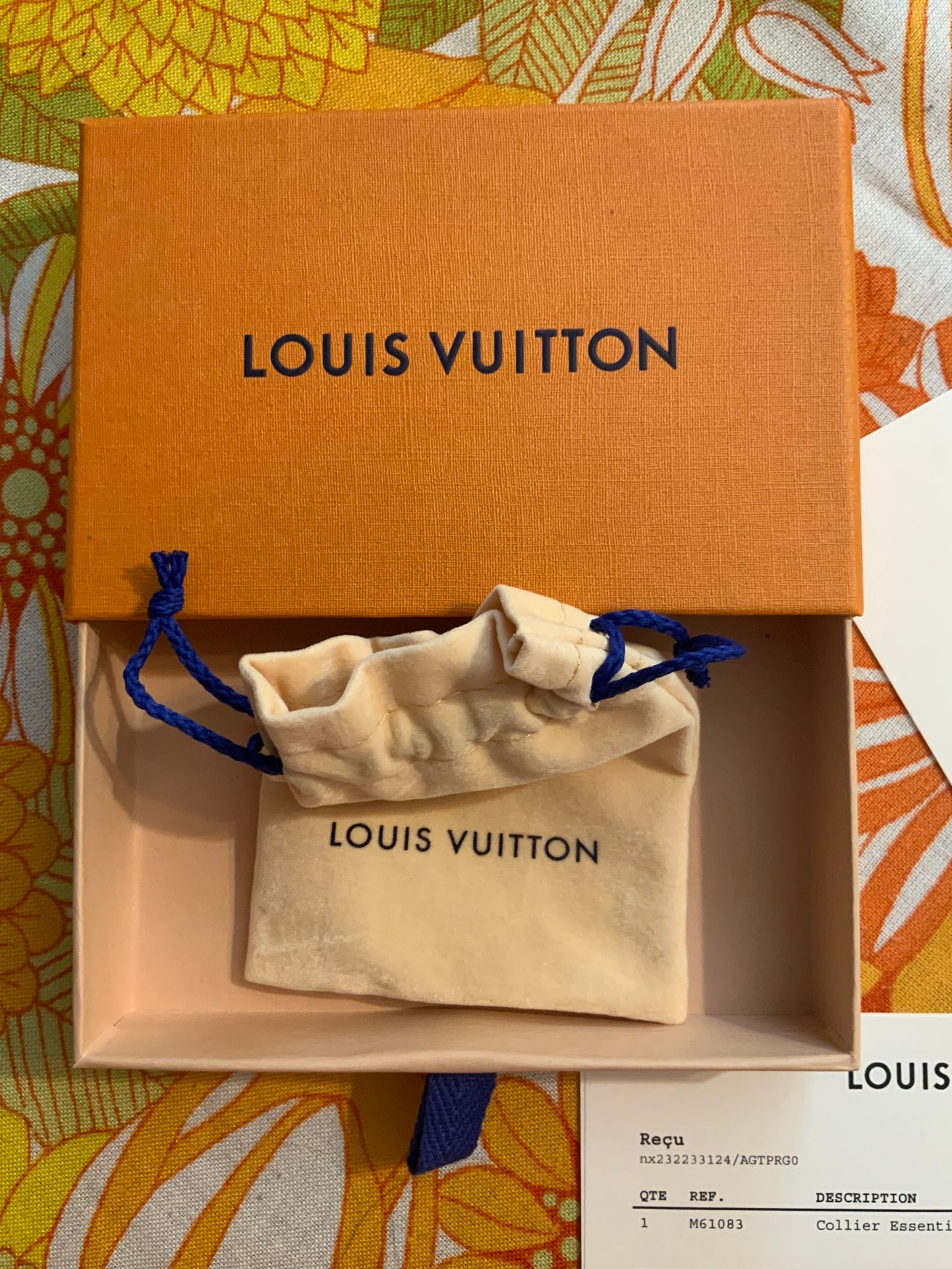 Louis Vuitton Collier Essential V Luxe-