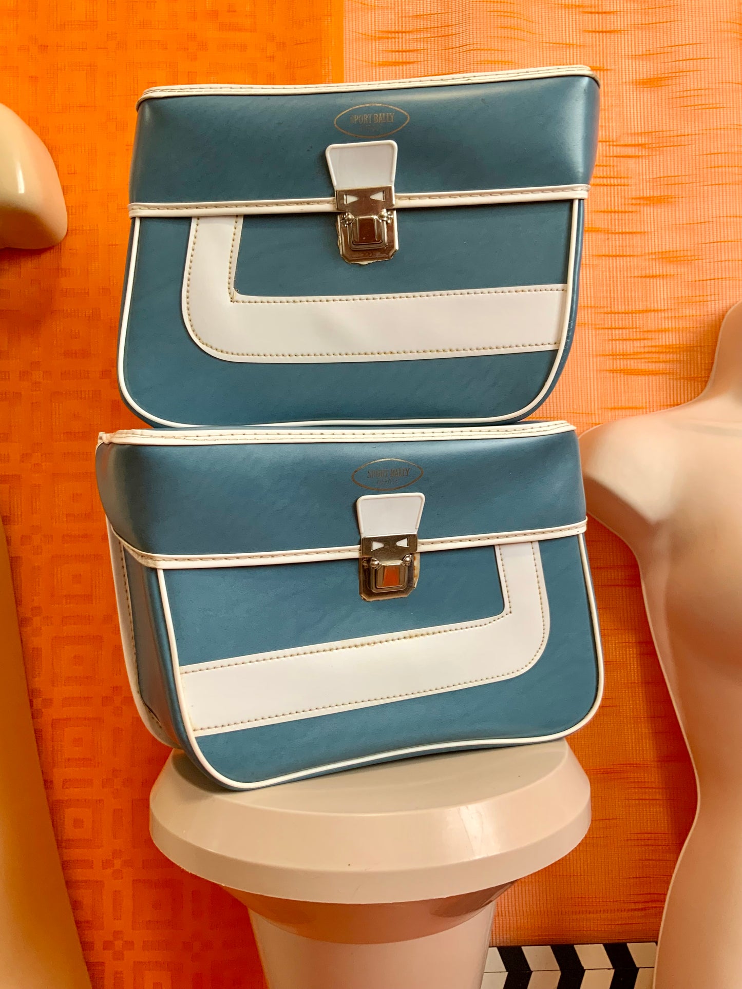 Paire de sacoches cuir Vintage 1960-
