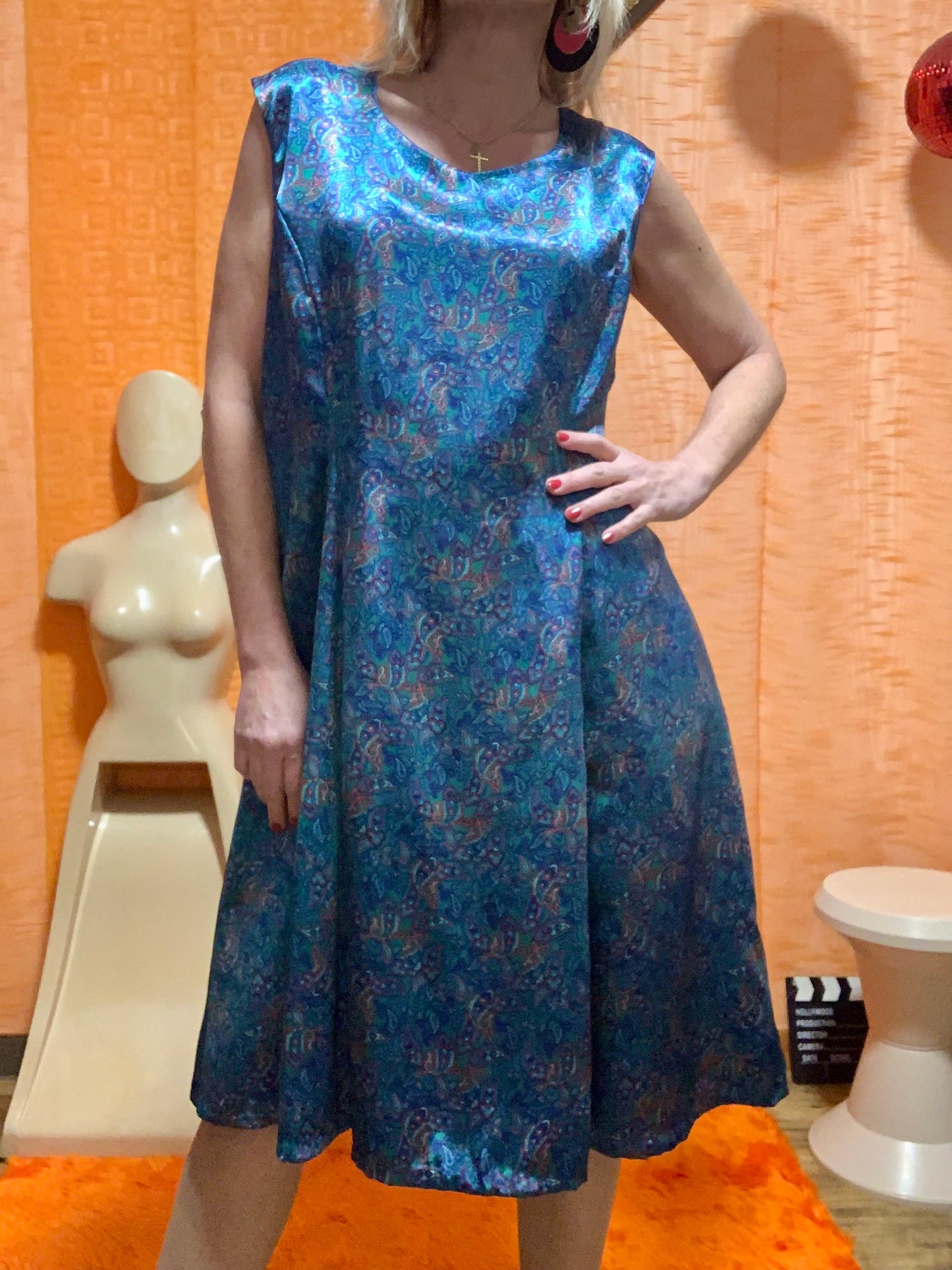 Robe aux motifs cachemires Confection Vintage 1980-