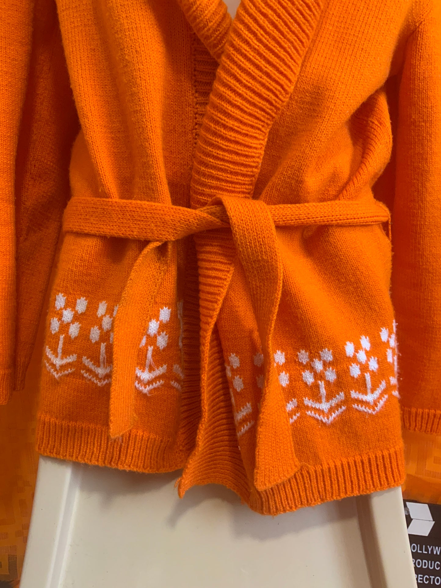 Gilet orange Tricoté Vintage 1970 Fleurs