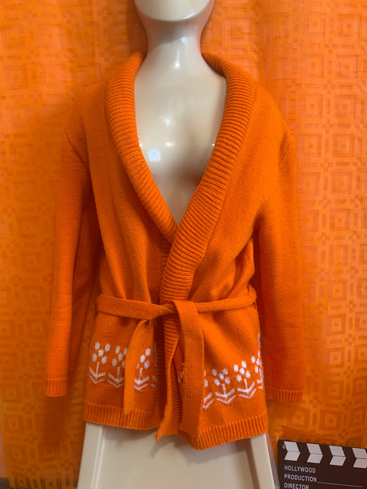 Gilet orange Tricoté Vintage 1970 Fleurs